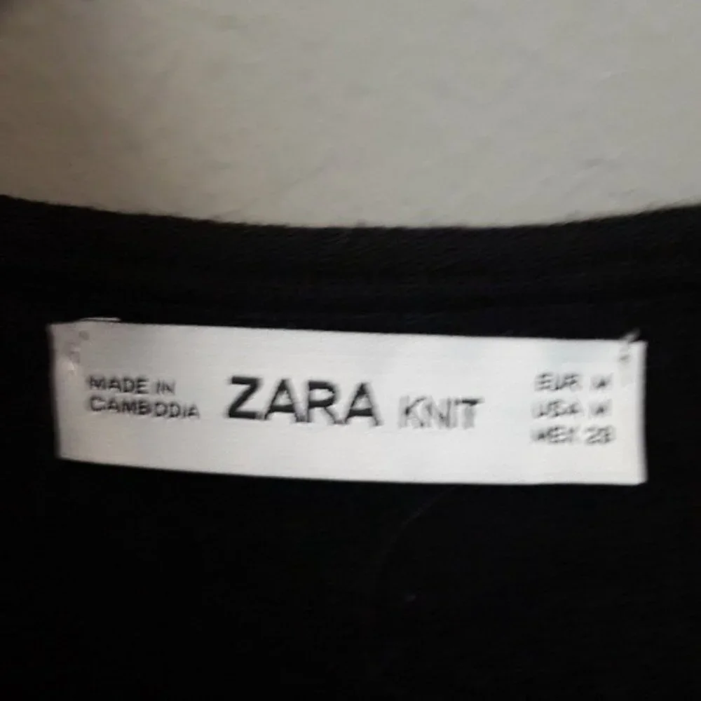 Zara Knit Womens Pullover Sweater Medium Black Cold Shoulder Asymmetric BOHO - Picture 3 of 7